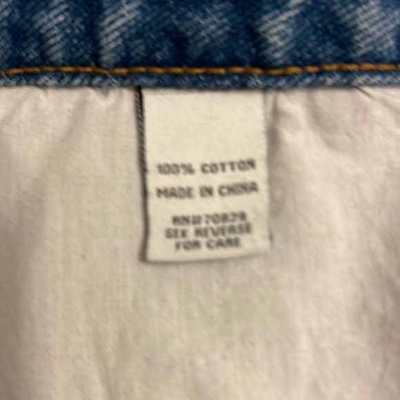 Rue 21 - medium wash blue jeans with black butterfly prints - sizer 16 - Picture 4 of 5